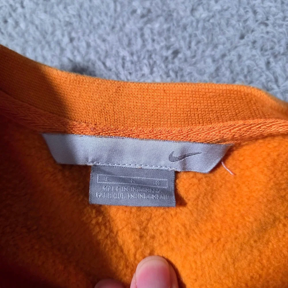 Nike Mens L Sweatshirt Orange Raglan Crewneck Embroidered Mini Swoosh Fleece